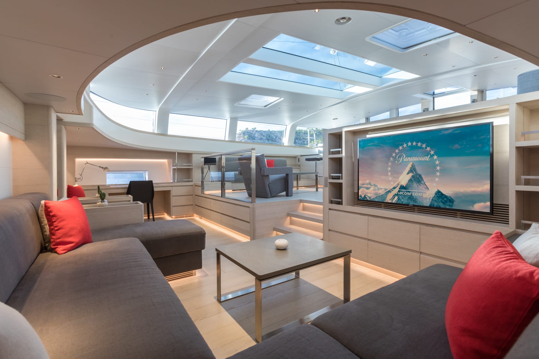 G2 sailing yacht, main saloon